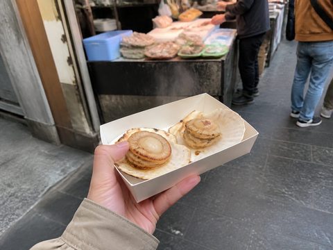黑門市場的烤干貝