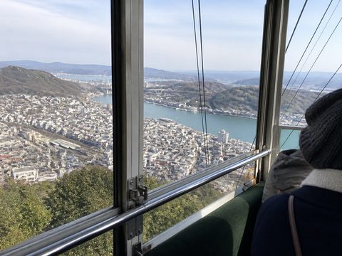 千光寺山纜車窗外的尾道