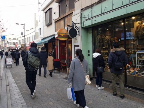 橫須賀どぶ板通り的日常街景