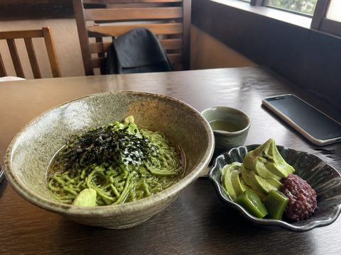 抹茶蕎麥、甜點與路線手機