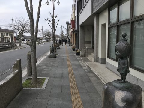 水木しげるロード日常街道上的小型妖怪銅像